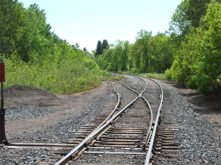 Where the tracks divide (BN to the Right, LSMR to the Left)