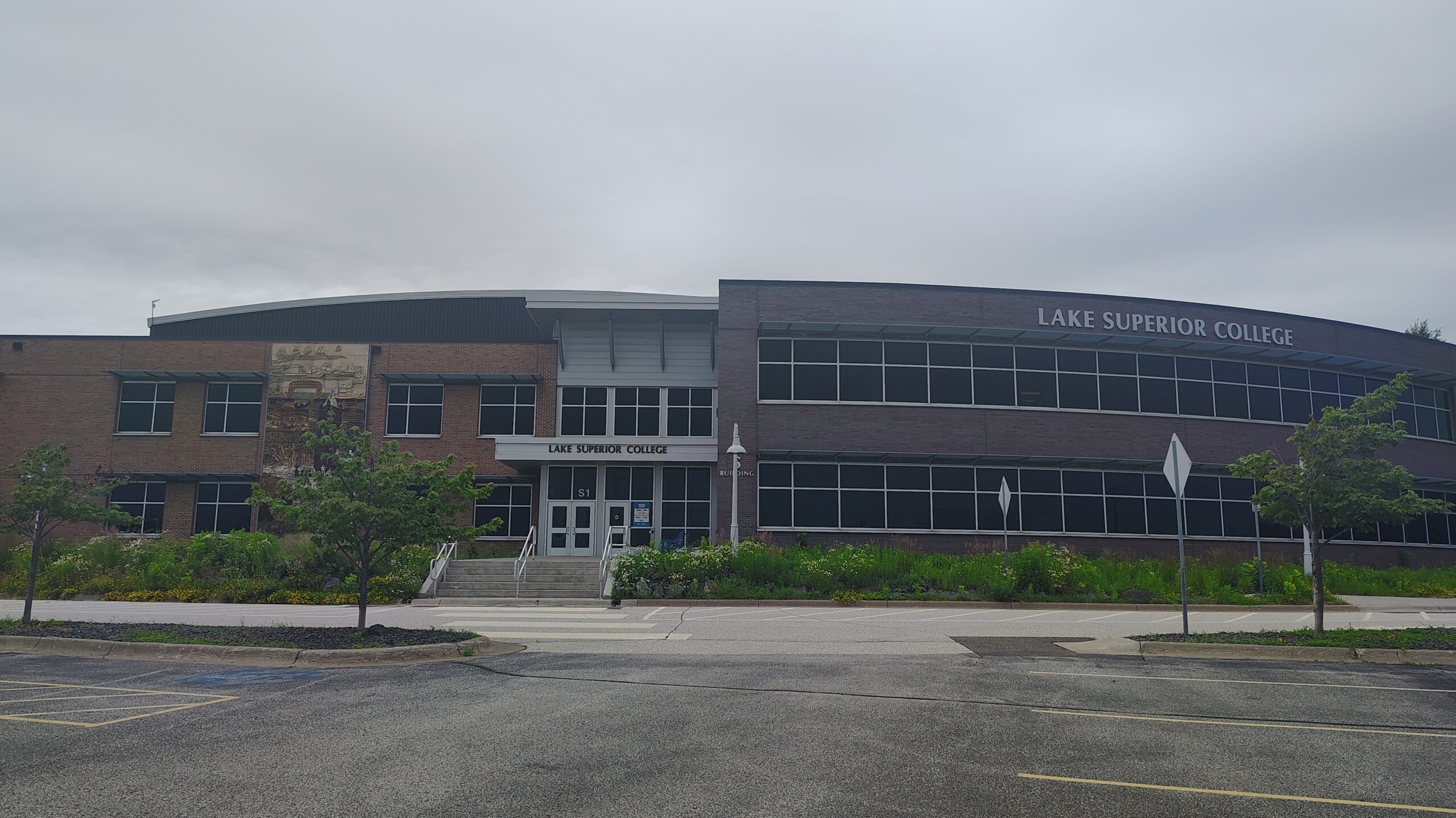 Lake Superior College instructor faces 19 charges for recording students in bathroom