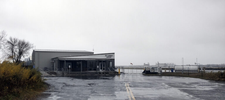 Duluth man charged with vandalizing Sky Harbor Airport business